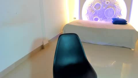 Allanna online show from 6, 12, 2024