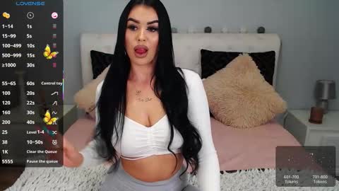 Snapshot of allaya_love chatting on 3, 11, 2025 Allaya online show from 3, 11, 2025