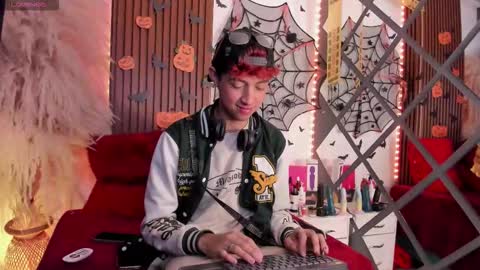 Snapshot of allen_starck chatting on 15, 10, 2025 Allen online show from 15, 10, 2025