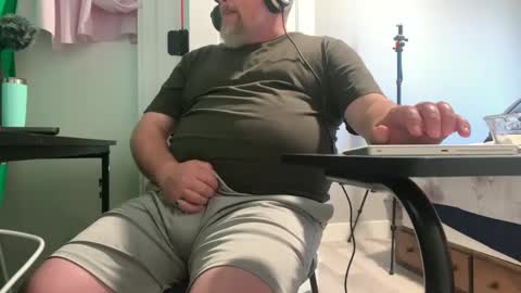 Allergictolove online show from 8, 9, 2025