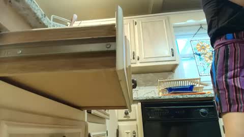 wishlist on bio online show from 28, 9, 2025