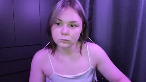 Snapshot of alli_zi chatting on 4, 12, 2025 Blair online show from 4, 12, 2025