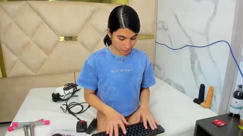 Snapshot of allison_69ts chatting on 14, 9, 2025 allison_69ts online show from 14, 9, 2025