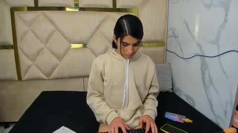 Snapshot of allison_69ts chatting on 15, 9, 2025 allison_69ts online show from 15, 9, 2025