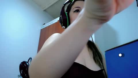 Snapshot of allison_baby_2416 chatting on 27, 2, 2025 Alisson online show from 27, 2, 2025