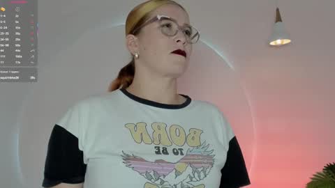 Snapshot of allisonroberts_ chatting on 28, 10, 2025 Alli online show from 28, 10, 2025