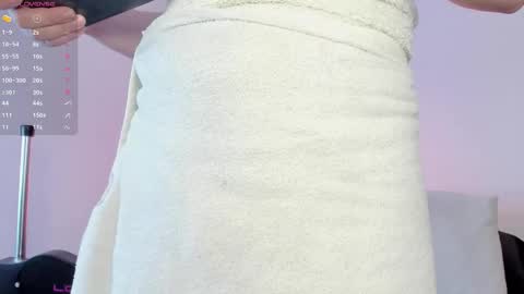 Snapshot of allisonroberts_ chatting on 14, 11, 2025 Alli online show from 14, 11, 2025