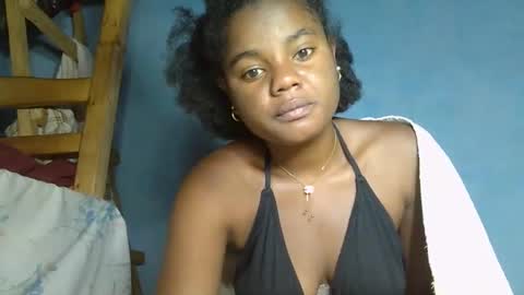 Snapshot of allizida01 chatting on 23, 11, 2025 allizida01 online show from 23, 11, 2025