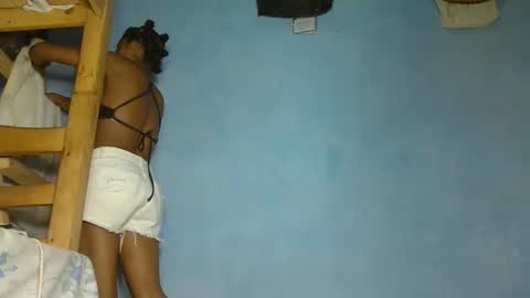 Snapshot of allizida01 chatting on 23, 11, 2025 allizida01 online show from 23, 11, 2025