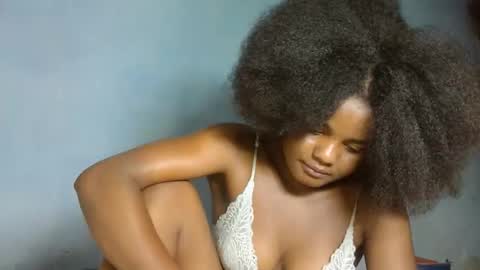 Snapshot of allizida01 chatting on 28, 11, 2025 allizida01 online show from 28, 11, 2025