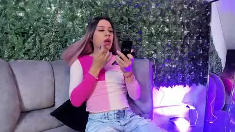 Snapshot of allizonkent chatting on 2, 7, 2026 allizonkent online show from 2, 7, 2026
