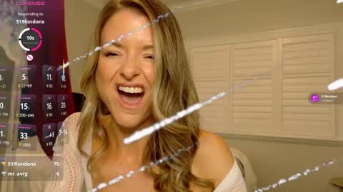 Snapshot of alluring_aurora_amor chatting on 3, 10, 2025 Aurora online show from 3, 10, 2025