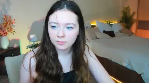 alluringeyess online show from 18, 10, 2025