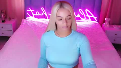 AlwaysHot online show from 11, 9, 2025