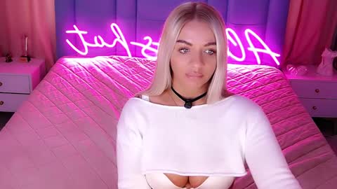 AlwaysHot online show from 6, 4, 2026