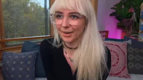 Ally Elliot online show from 28, 10, 2025