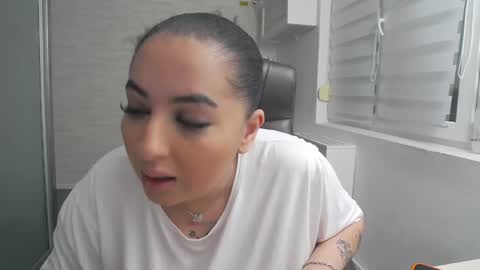 Snapshot of allyiah chatting on 29, 5, 2026 online show from 29, 5, 2026
