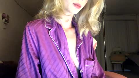 Ally Girl In Her Ally World online show from 9, 10, 2025