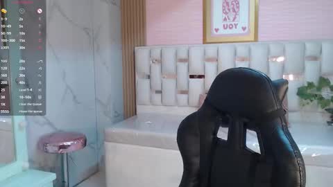 Snapshot of allyssa_bellini_s chatting on 22, 10, 2025 Allysa online show from 22, 10, 2025