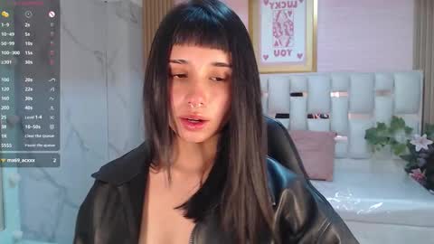 Snapshot of allyssa_bellini_s chatting on 23, 10, 2025 Allysa online show from 23, 10, 2025