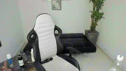 Snapshot of allyssann_smith chatting on 28, 1, 2025 allyssann online show from 28, 1, 2025