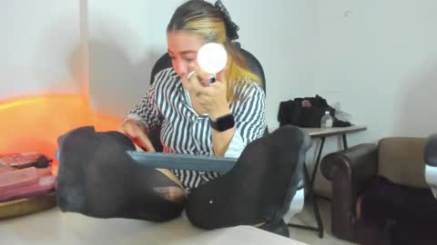 ALMA FENIX  online show from 1, 4, 2026