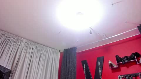 Snapshot of almazz_ chatting on 9, 5, 2026 Santy online show from 9, 5, 2026