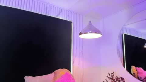 ALMENDRAEVANS online show from 7, 2, 2025