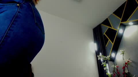 Snapshot of almma_ chatting on 25, 1, 2025 ALMMA online show from 25, 1, 2025