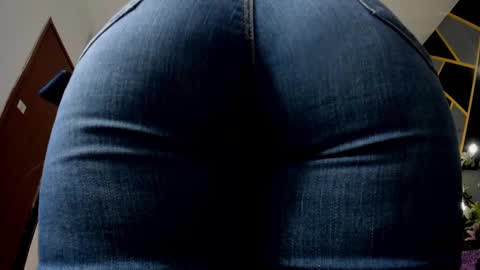 Snapshot of almma_ chatting on 11, 2, 2025 ALMMA online show from 11, 2, 2025