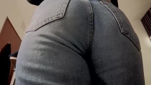 Snapshot of almma_ chatting on 11, 9, 2025 ALMMA online show from 11, 9, 2025