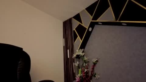 Snapshot of almma_ chatting on 29, 10, 2025 ALMMA online show from 29, 10, 2025