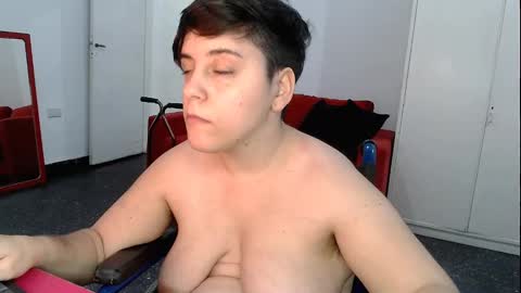 Snapshot of almondonwheels chatting on 8, 1, 2025 Almond online show from 8, 1, 2025