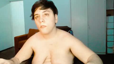 Snapshot of almondonwheels chatting on 11, 1, 2025 Almond online show from 11, 1, 2025