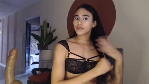 Snapshot of alogenotwink chatting on 16, 12, 2025 STEPHAN online show from 16, 12, 2025