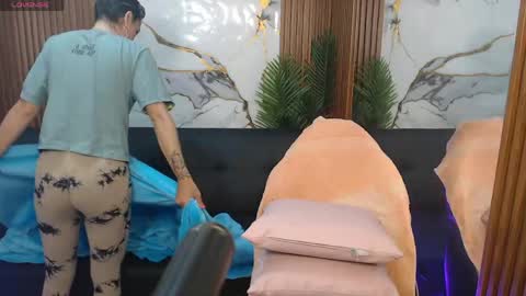 alonddra_tay online show from 8, 5, 2026