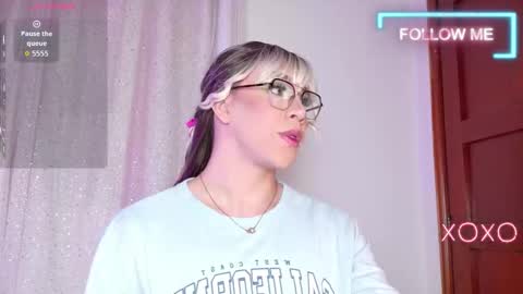 Hazel Bowie online show from 26, 2, 2026