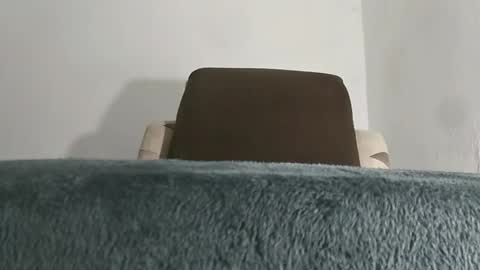 Snapshot of alotofcream chatting on 17, 5, 2026 alotofcream4u online show from 17, 5, 2026