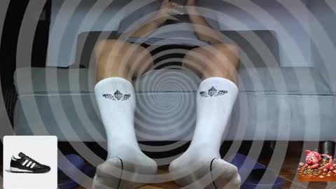 Snapshot of alphacashmaster8 chatting on 24, 4, 2026 MASTER FINDOM DRAIN... online show from 24, 4, 2026