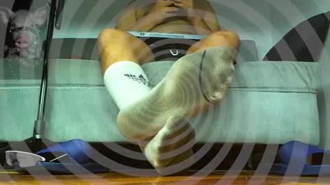 Snapshot of alphacashmaster8 chatting on 27, 5, 2026 MASTER FINDOM DRAIN... online show from 27, 5, 2026