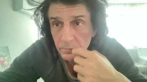 Snapshot of alphandre chatting on 28, 1, 2025 AlphAndre online show from 28, 1, 2025