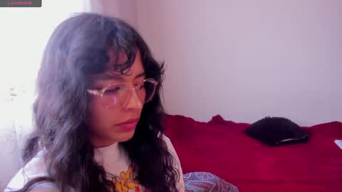 Snapshot of aluna_0310 chatting on 23, 12, 2024 . . online show from 23, 12, 2024