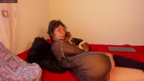 Snapshot of aluna_0310 chatting on 3, 1, 2025 . . online show from 3, 1, 2025