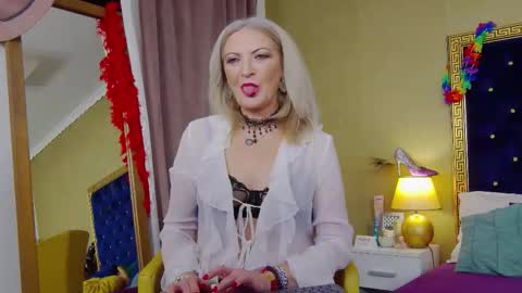 Snapshot of alura_jenson_ chatting on 4, 12, 2025 Alura Jenson online show from 4, 12, 2025