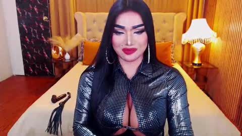 Snapshot of alurajhenson chatting on 13, 11, 2025 Alura Jhenson online show from 13, 11, 2025