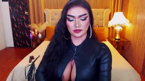 Snapshot of alurajhenson chatting on 16, 11, 2025 Alura Jhenson online show from 16, 11, 2025