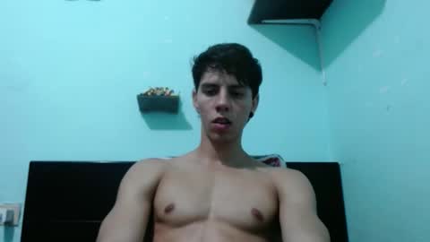 Snapshot of alvarodancer chatting on 8, 10, 2025 alvarodancer online show from 8, 10, 2025