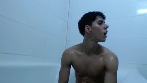 Snapshot of alvarodancer chatting on 7, 11, 2025 alvarodancer online show from 7, 11, 2025