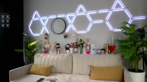 Alvuwka online show from 8, 10, 2025