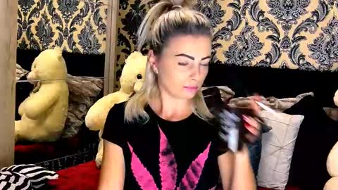 Snapshot of alyblonde chatting on 7, 12, 2024 aly online show from 7, 12, 2024